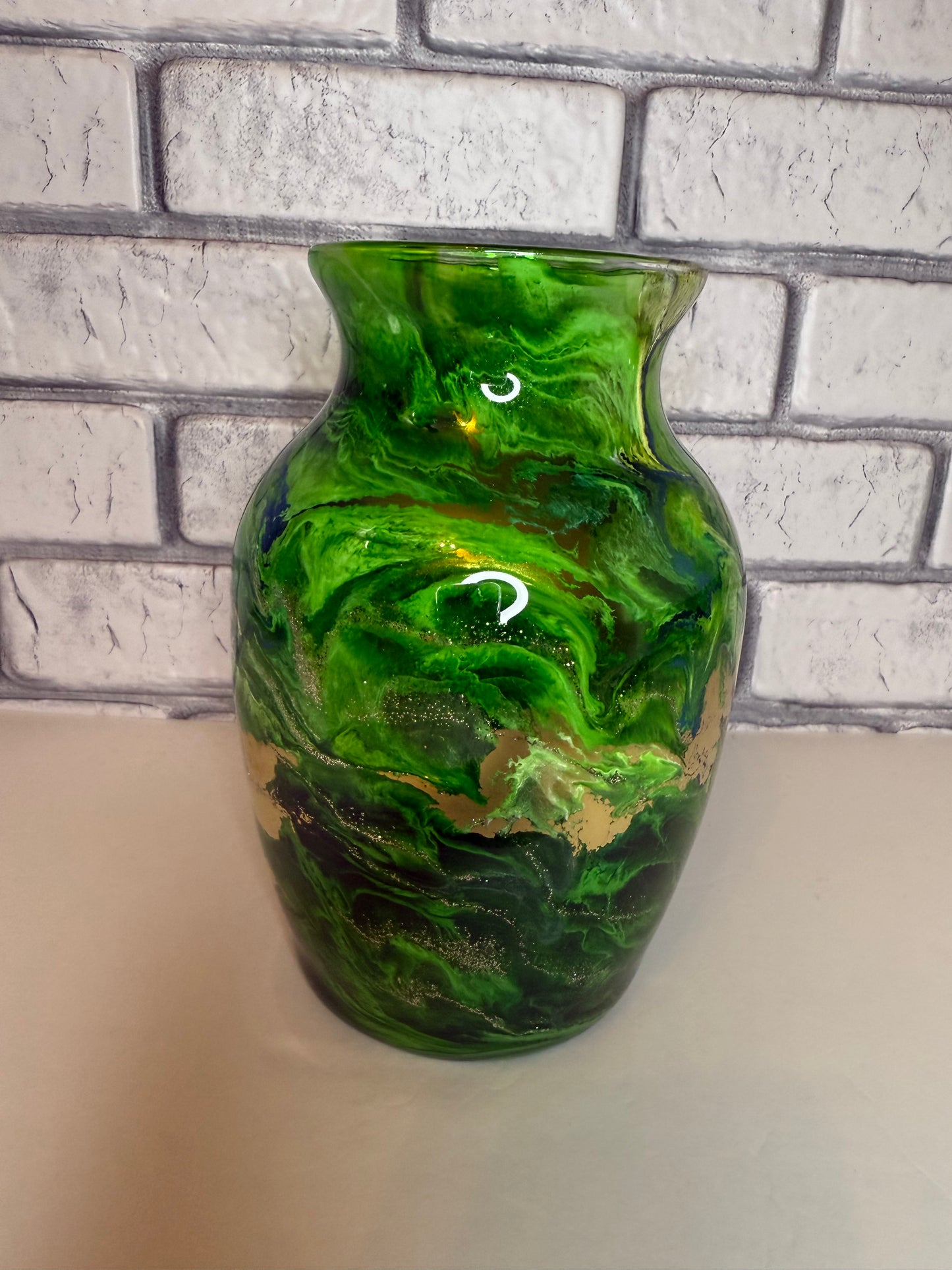 #20--Glass Wide Curve Vase- Emerald Treasure